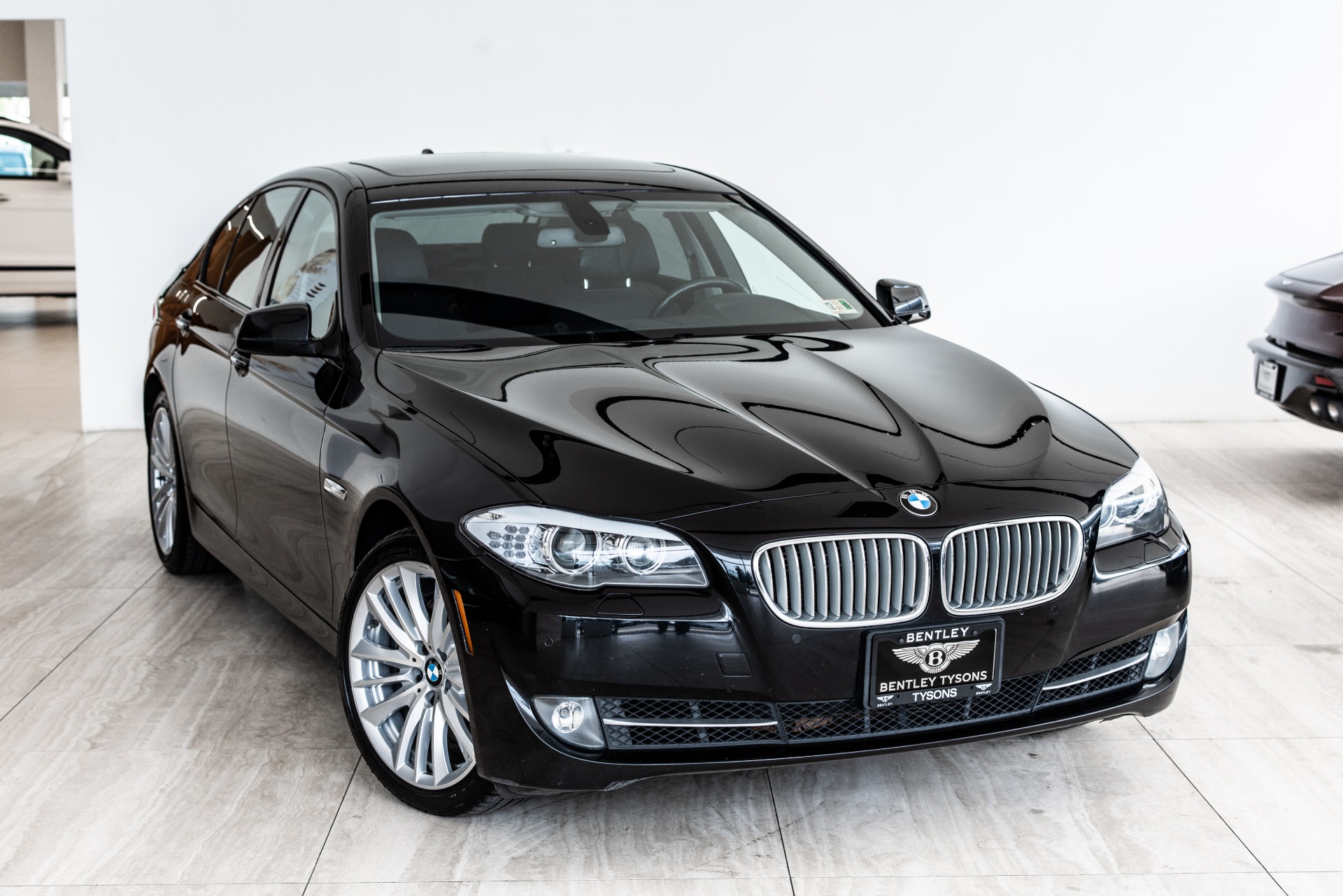 2011 bmw 5 series 550i top speed