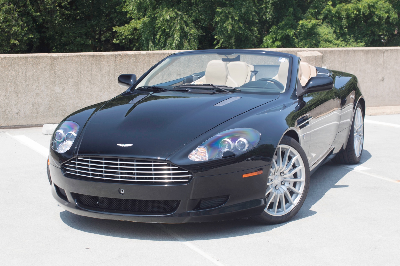 Aston martin db9 2005